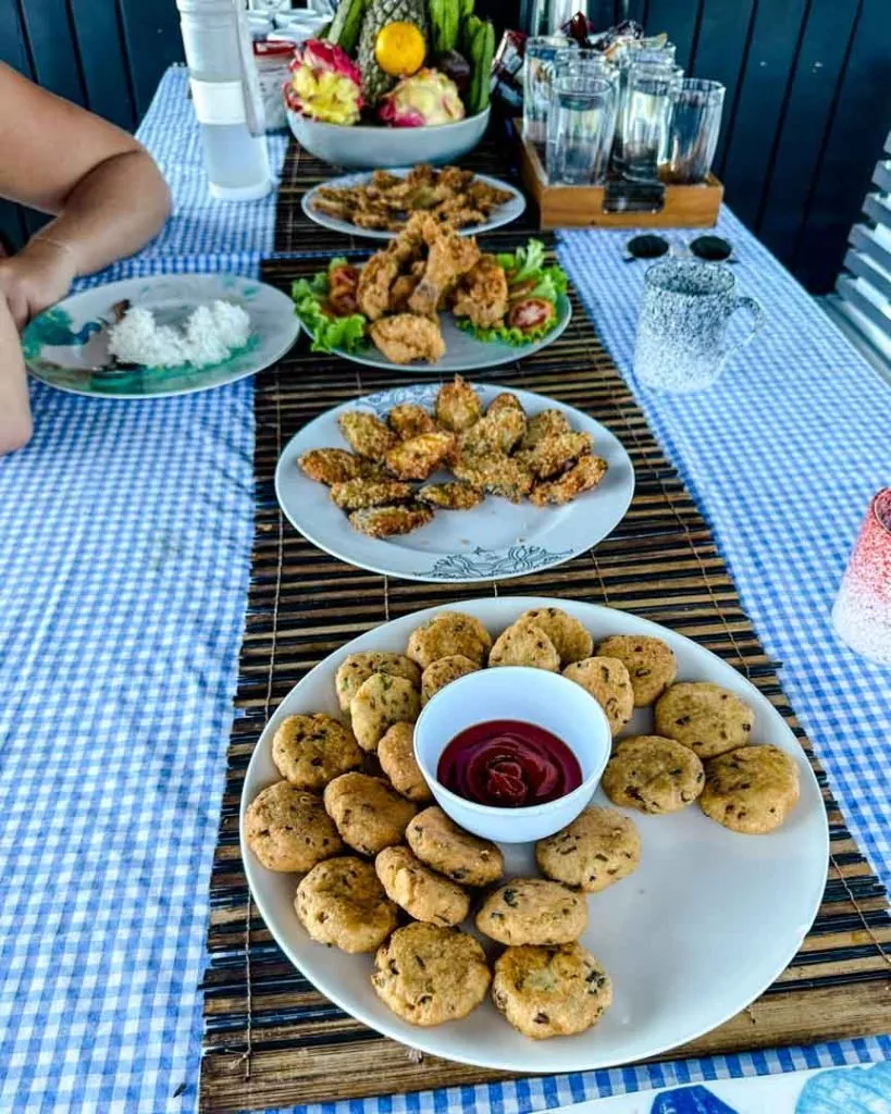 sehr gutes Essen während Komodo Bootstour