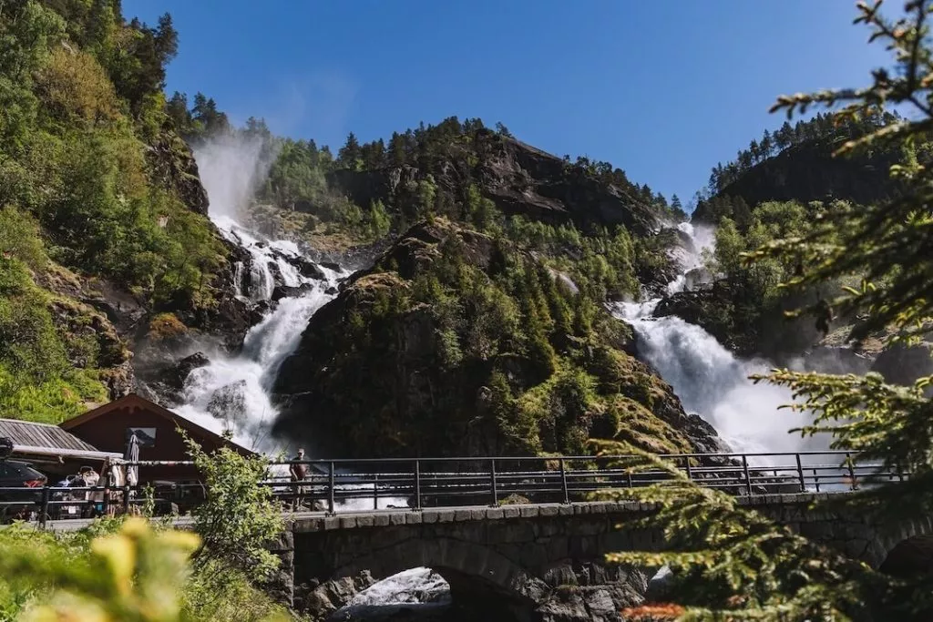 tal der wasserfaelle latefossen Tal der Wasserfälle Latefossen