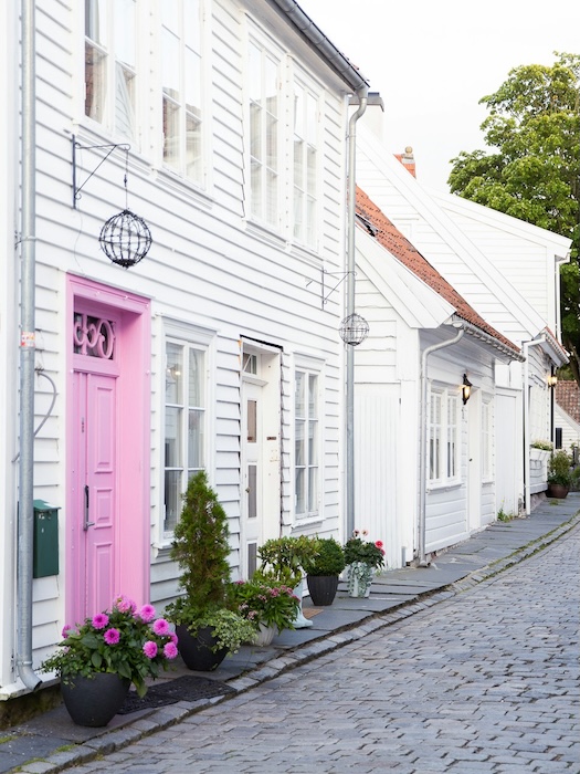 stavanger norwegen gamle stavanger mit haeuserfronten Stavanger, Norwegen, Gamle Stavanger mit Häuserfronten