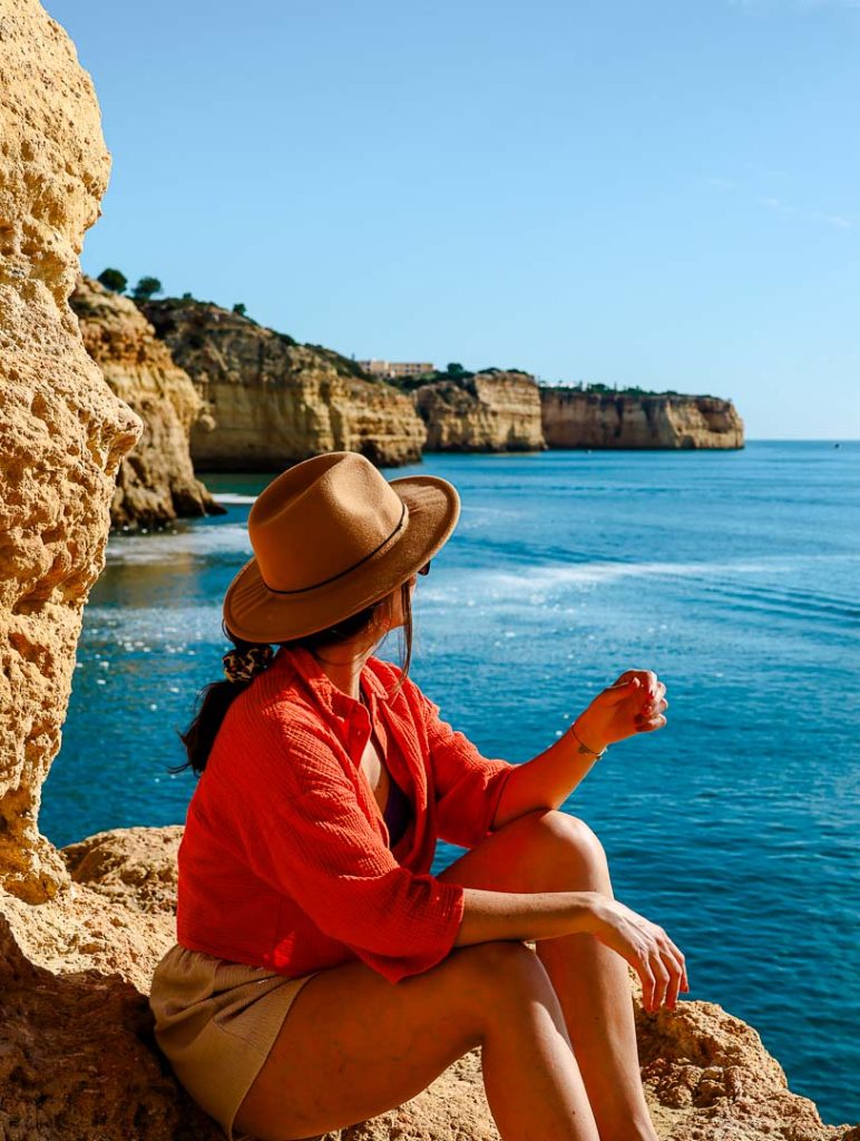 schoene felsen bei gruta da boneca carvoeiro algarve schöne Felsen bei Gruta da Boneca, Carvoeiro Algarve