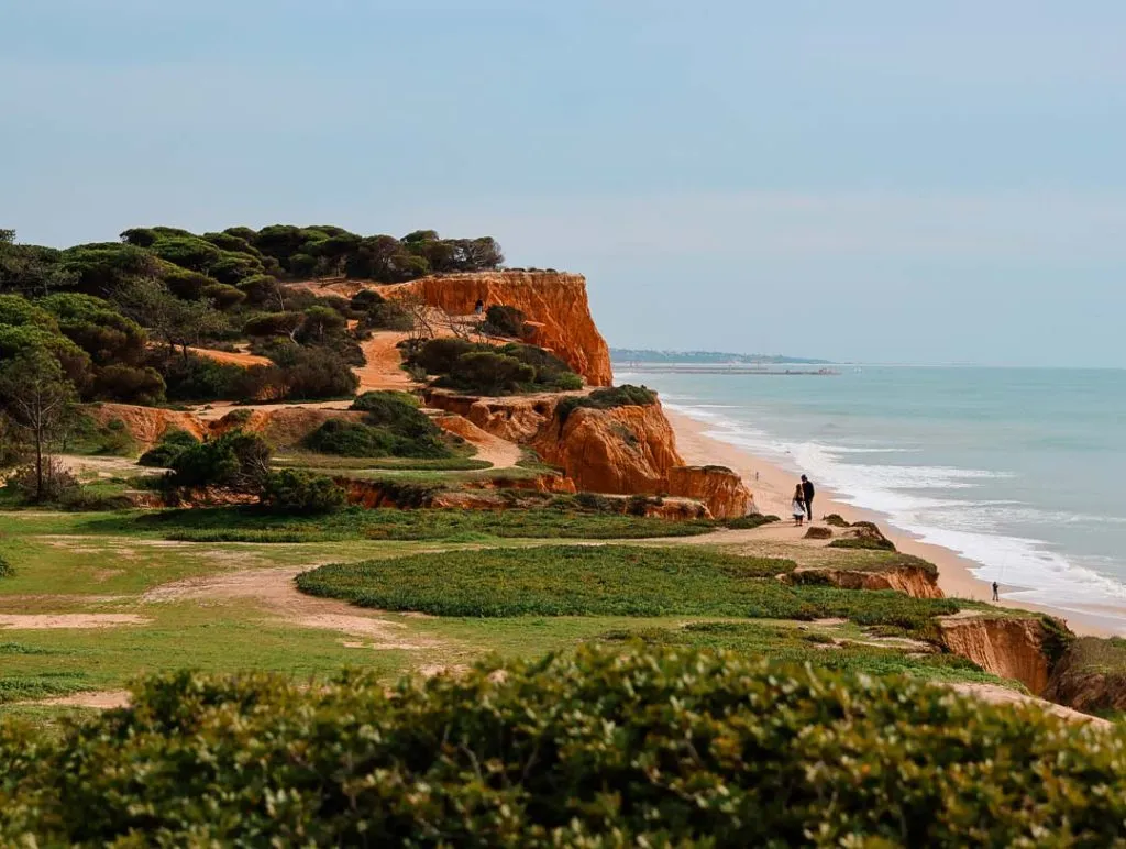 spaziergang beim falesia beach algarve Spaziergang beim Falesia Beach, Algarve