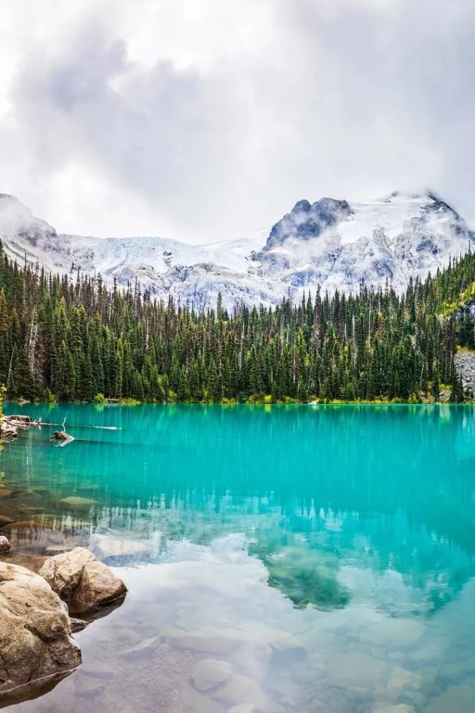 whistler joffre lake park nebel kanada Whistler Joffre Lake Park Wasserspiegelung Kanada