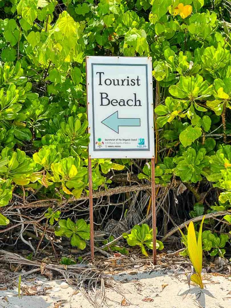 tourist beach bikini beach auf dhigurah Tourist Beach = Bikini Beach auf Dhigurah