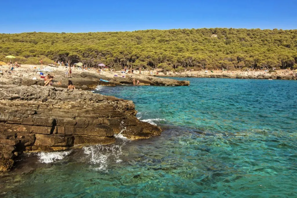 apulien porto selvaggio klippen am meer im naturschutzgebiet porto selvaggio Apulien_Porto Selvaggio_Klippen am Meer im Naturschutzgebiet Porto Selvaggio