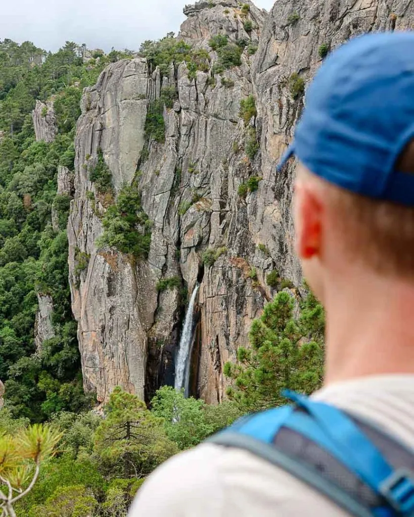 blick auf wasserfall piscia di ghjaddu korsika bavella gebirge Blick auf Wasserfall Piscia di Ghjaddu, Korsika Bavella Gebirge