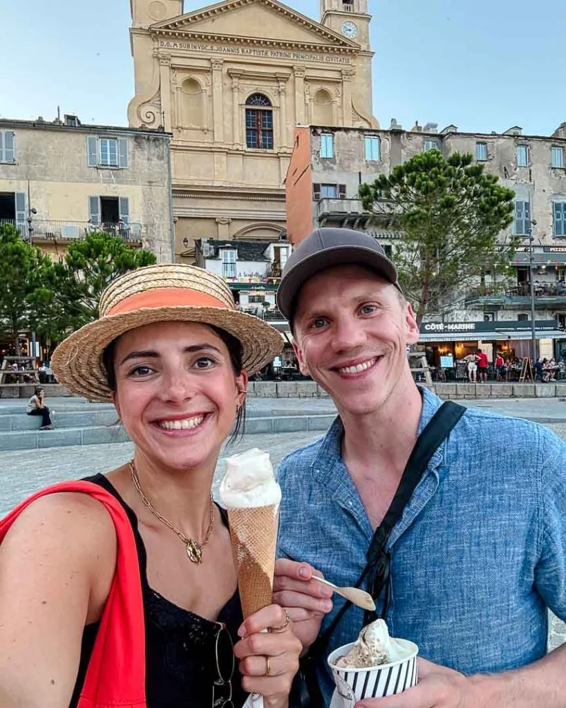 eis in der altstadt von bastia korsika Eis in der Altstadt von Bastia, Korsika