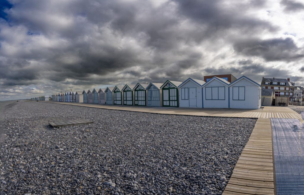 frankreich normandie holzpromenade und strandhaeuser cayeux sur mer Frankreich_Normandie_Holzpromenade und Strandhäuser Cayeux-sur-Mer