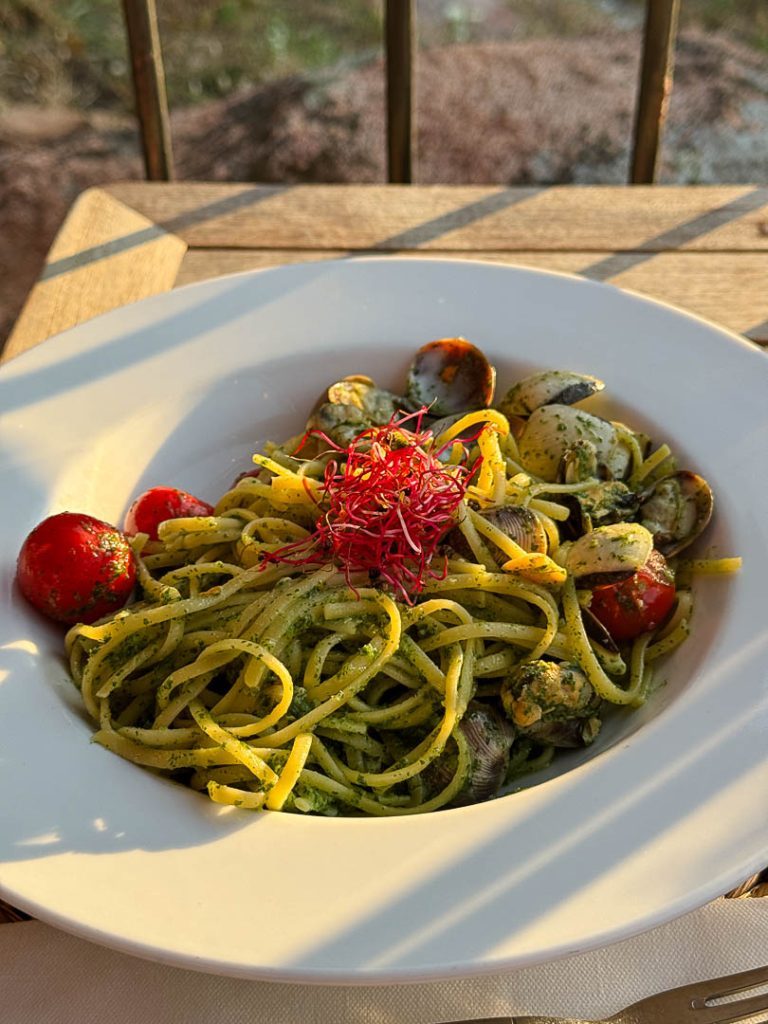 spaghetti mit meeresfruechten korsika restaurant Spaghetti mit Meeresfrüchten, Korsika Restaurant