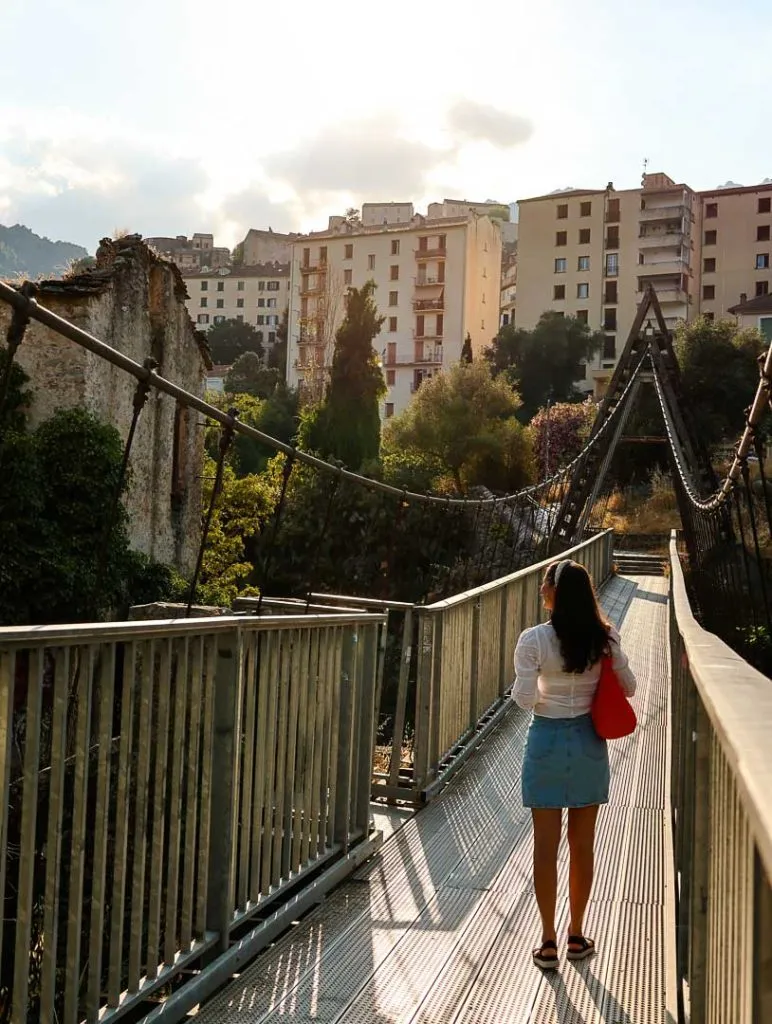 korsika corte restorica 117 von 173 Fußgängerbrücke in Corte, Korsika