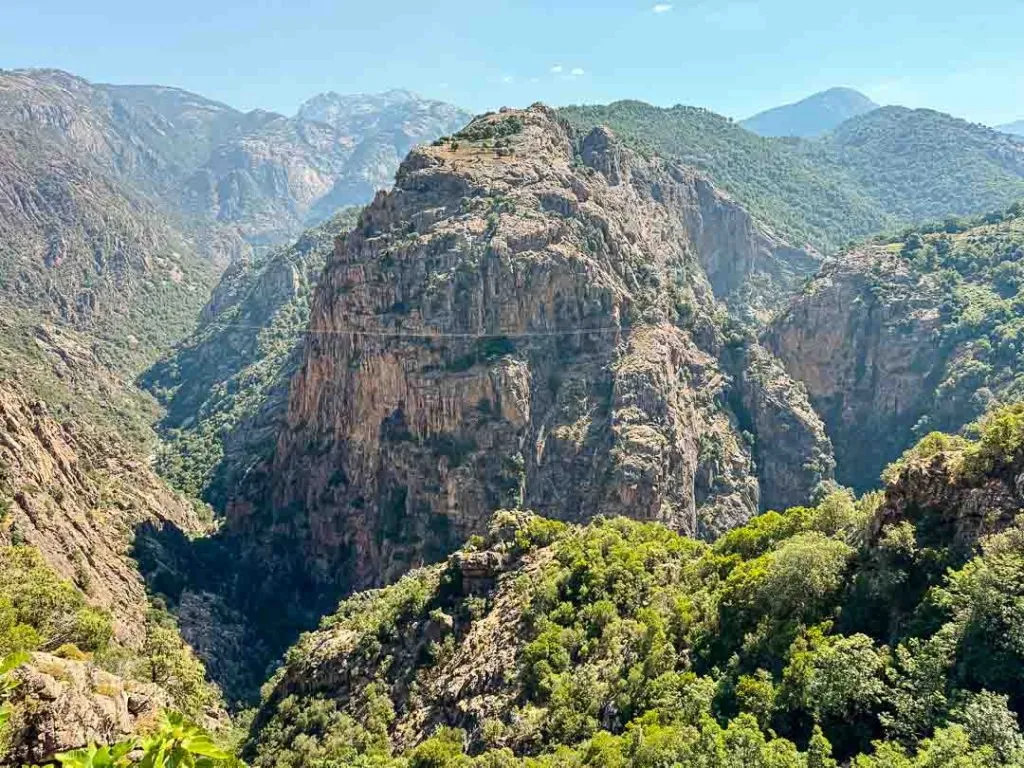 korsika corte restorica 16 von 173 Blick von Straße aus in die Spelunca Schlucht, Korsika