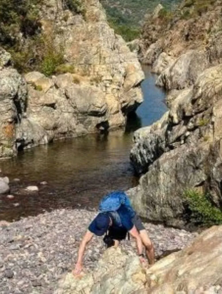 abstieg zum flussbett calvi sehenswuerdigkeit Abstieg zum Flussbett, Calvi Sehenswürdigkeit