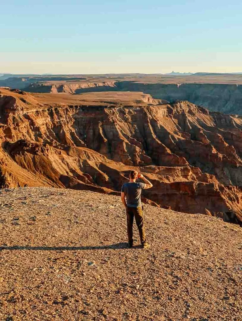 ausblick in den fish river canyon in namibia