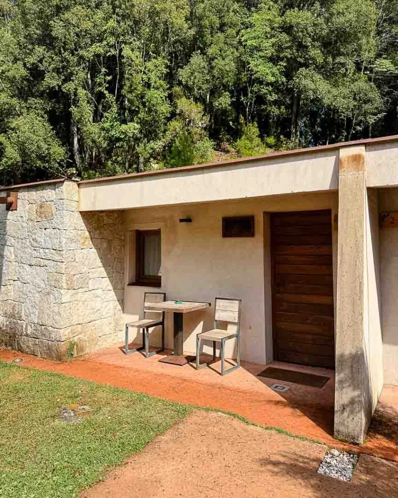 korsika zonza 7 von 171 Zimmer von außen im Hôtel Cantu di Fiumu, Bavella Korsika