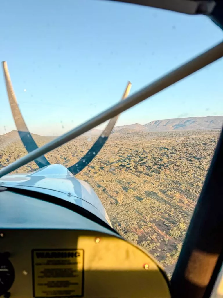 rundflug ueber private farm in der kalahari wueste