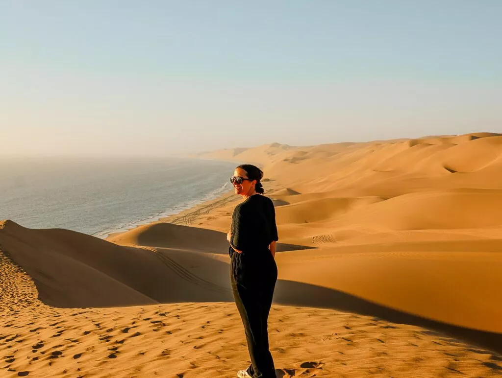 sandwich harbour tour bei walvis bay namibia